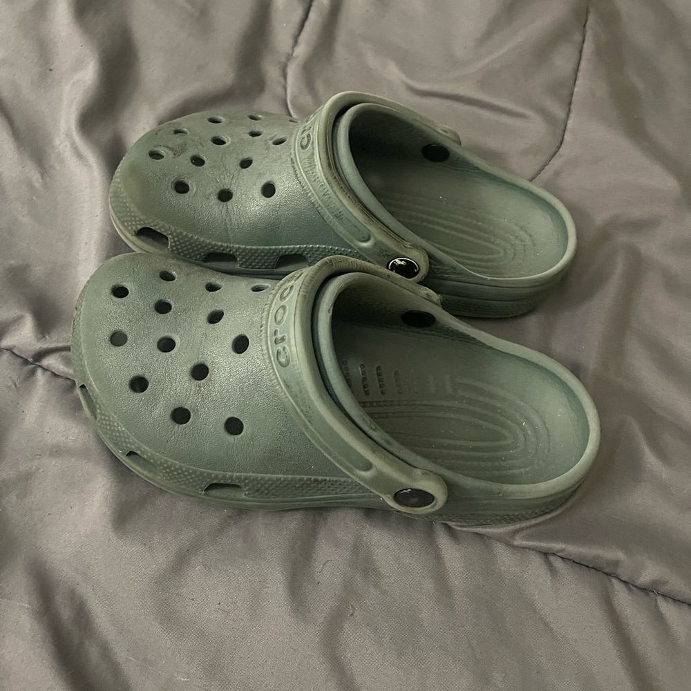 Used Crocs Size 6W 4M